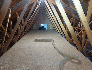 Zateplení novostavby rodinného domu pomocí foukané izolace